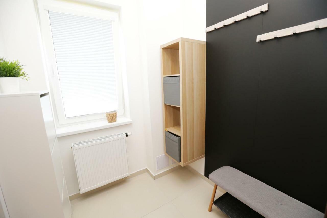 Samorin - Apartment In The Center - Private Parking - Klimatizacia Eksteriør bilde